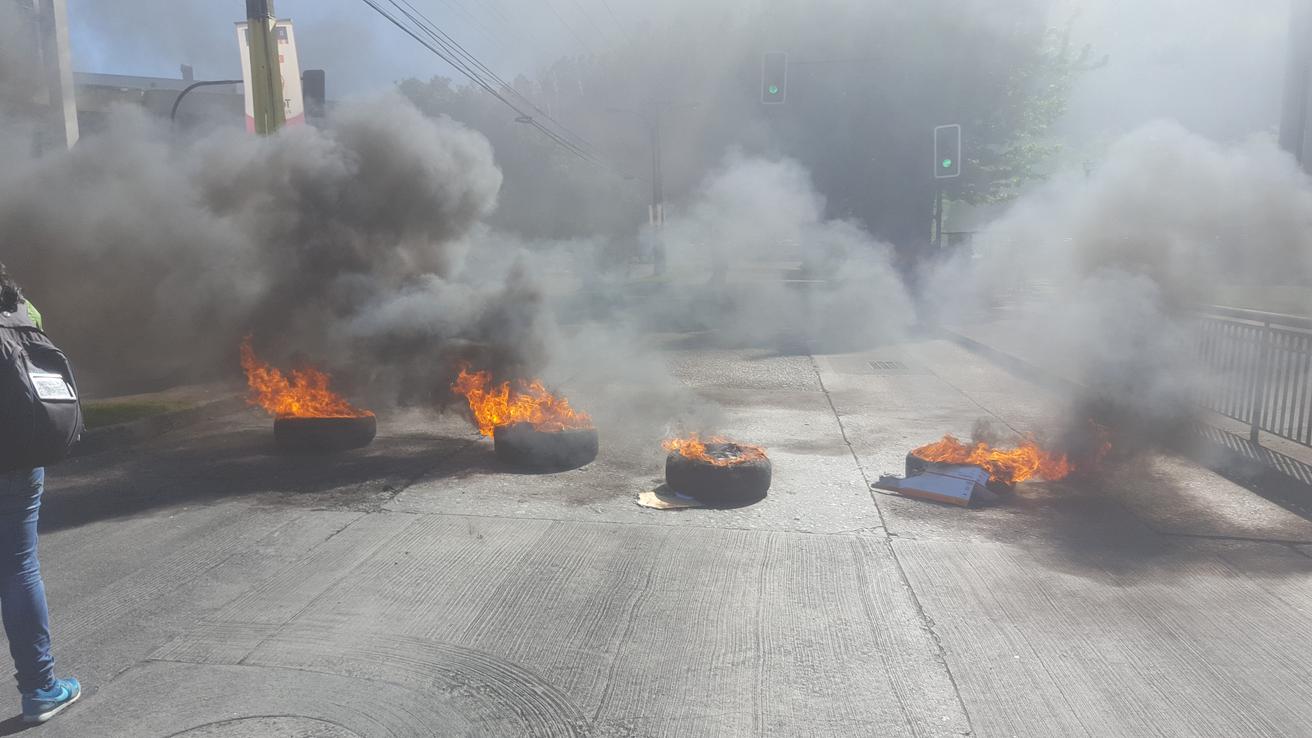 TRABAJADORES SE TOMAN CHACABUCO