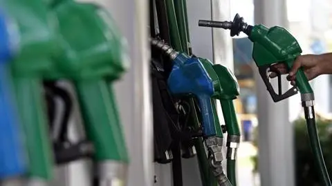 Baja el precio de las bencinas