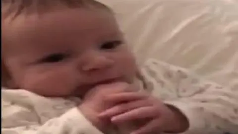 Bebé es sensación en redes sociales