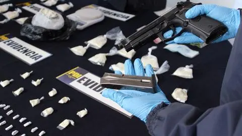 PDI detiene a sujeto prófugo de la justicia que mantenía en su poder un arma de fuego en Coronel
