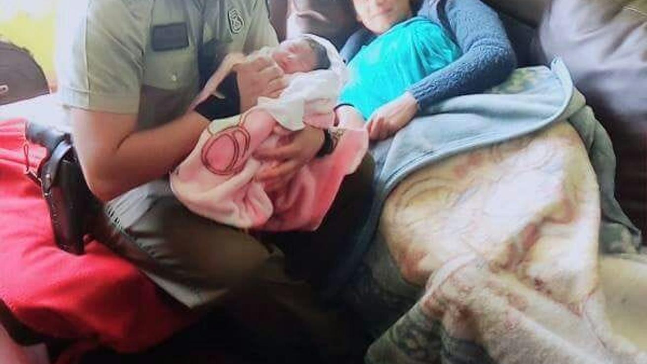 Mujer dio a luz en su casa porque la ambulancia no llegó