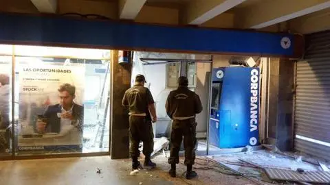 Encapuchados roban cajero automático en la UdeC
