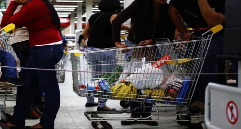 Lider y aCuenta congelarán precios de 250 productos de canasta básica