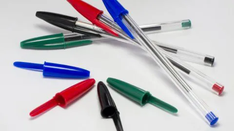 EL CLÁSICO LÁPIZ PASTA BIC AHORA ES CRISTAL UP