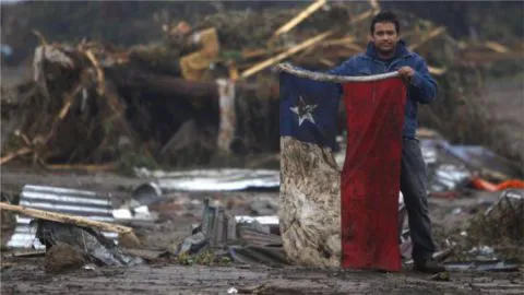 A 7 años del terremoto aún quedan los recuerdos. Revisa aquí las impactantes imágenes que dejó el 27-F