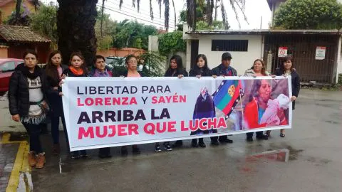 Mujeres mapuches protestaron a favor de Lorenzo Cayuhan