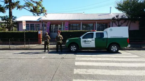 Delincuentes roban computadores desde colegio en Hualpén