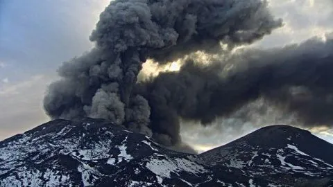 Volcán Chillán registró varios pulsos de cenizas en las últimas horas
