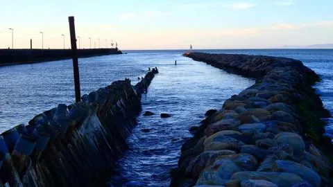 Milagrosa salvada: 5 pescadores volcaron el rio Lebu y salieron con vida