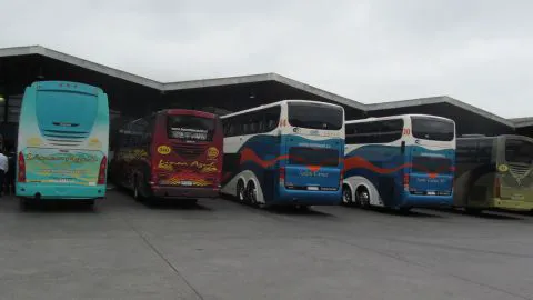 Sobre 50% en promedio suben los pasajes en bus en Semana Santa
