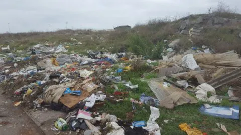 Vecinos de Michaihue viven en un verdadero basural