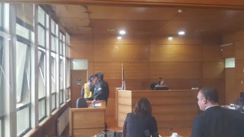 Hombre no sólo asesinó a su pareja, sino que también habría abusado de su hija
