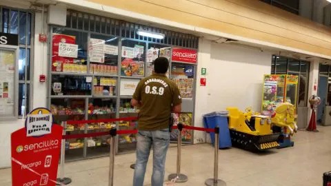 Violento robo con intimidación a local Sencillito de sector Salinas en Talcahuano