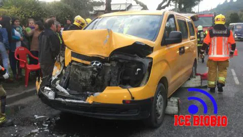 Furgón escolar chocó esta mañana en Concepción