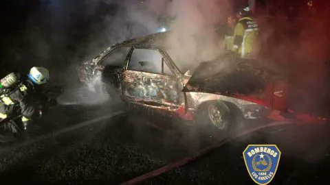 2 personas mueren calcinadas tras protagonizar violenta colisión en ruta de Los Ángeles