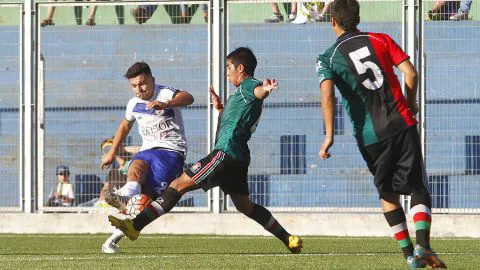 Lota Schwager y Naval repartieron puntos en el clásico regional de Segunda División