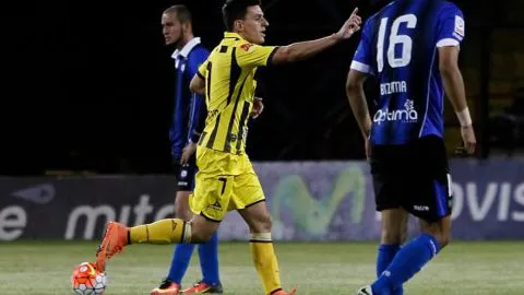 Huachipato se viene con las manos vacías de Viña: cayó 2-0 ante Everton
