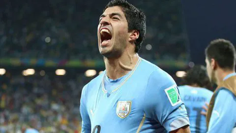 ¡DOS VECES! AHORA A LA SUB-20 URUGUAYA LE PONEN EL HIMNO CHILENO
