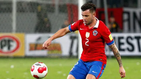 Jugador de la Roja fue detenido por manejar en estado de ebriedad y exceso de velocidad