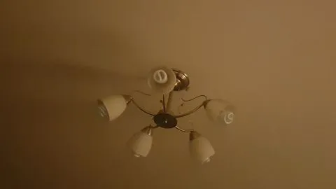 Pasan las horas y continúan sin luz