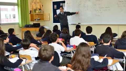Propuesta curricular del Mineduc baja horas a Ciencias Naturales y las iguala con religión