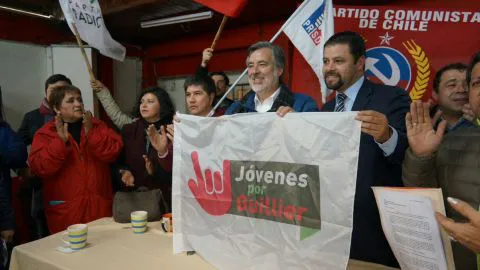 Guillier reconoce intención de debatir con Goic y sigue sumando apoyos en el Biobío