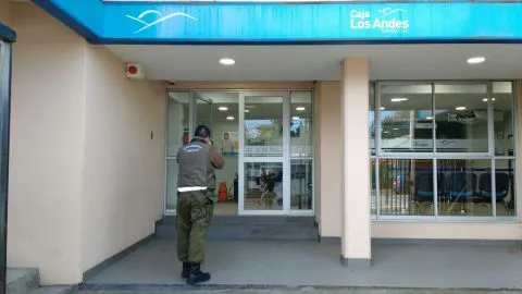 Millonario robo a caja de compensación en Laja