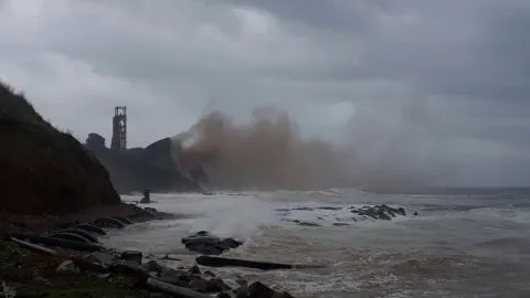 Marejadas dejan 10 viviendas afectadas en el Biobío