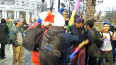 Festejo total de los hinchas penquistas ante el triunfo de la Roja