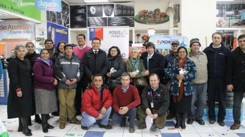 Afectados por incendios forestales reactivan sus negocios