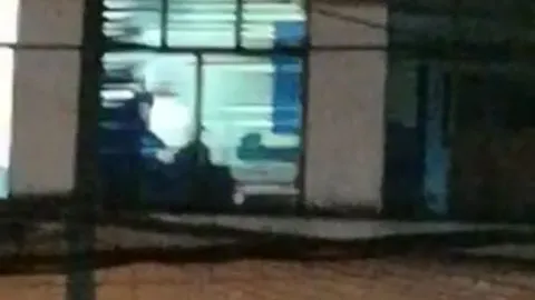 Graban teniendo sexo a 2 personas en dependencias municipales en Tomé
