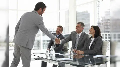El valor histórico del pituto, mejor tener amigos que dinero