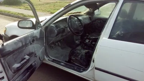 [VIDEO] Paciente quemó auto de funcionaria de Sapu Boca Sur que ella ocupaba para llevar a sus hijas a Teletón