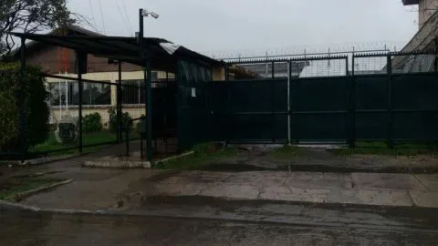 Incendio de estufa en sección de lactantes de la cárcel de Arauco obligó evacuación de Lorenza Cayuhán y su hija