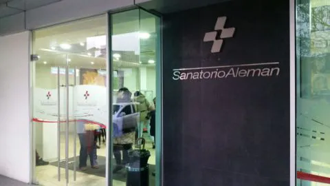 Familia de lactante muerto en Clínica de la Mujer se querellará por cuasidelito de homicidio