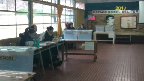 Primarias en la región parten con pequeños inconvenientes