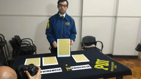 El modus operandi del joven que vendía sellos falsos de la TNE
