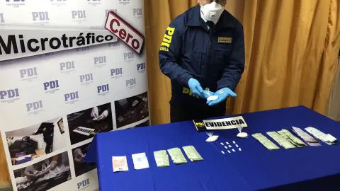 Detienen a matrimonio que se disponía a vender mil dosis de droga en Lebu