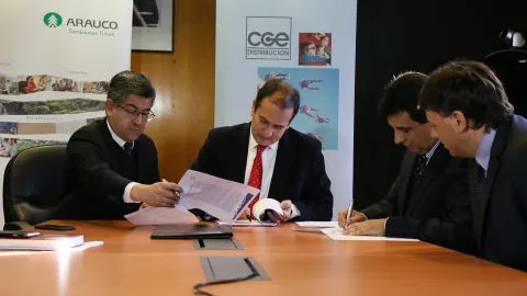 Firman protocolo para reducir los incendios forestales en la región del Biobío