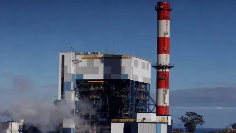 Ejecutivos de Enel evitan juicio por contaminación al mar y empresa anunció millonaria inversión