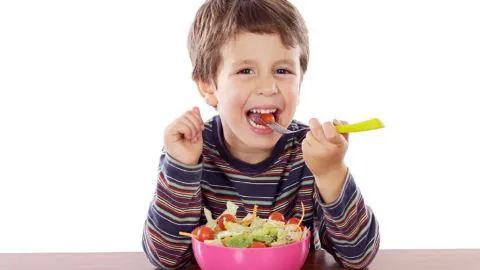 CÓMO LOGRAR QUE LOS NIÑOS COMAN SALUDABLE DURANTE EL INVIERNO