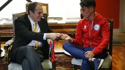 Atleta regional ganador de medalla de oro en mundial juvenil recibió reconocimiento