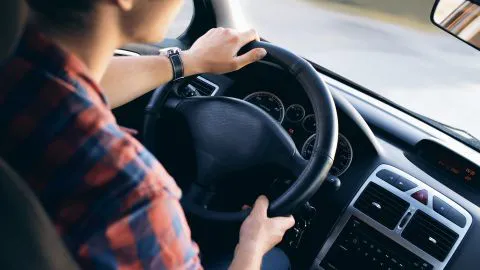 Sernac advierte usura en créditos automotrices
