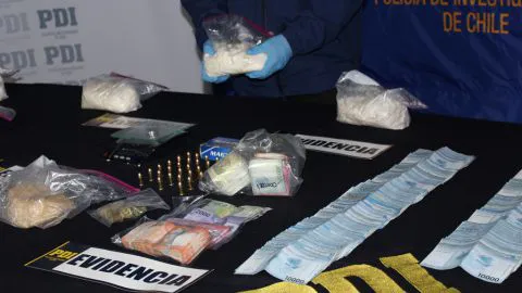Con drogas, armas y municiones fueron detenidas tres personas en Los Ángeles