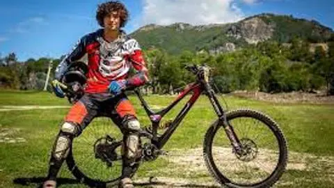 Guga Ortiz deberá operarse nuevamente en Canadá y su traslado se retrasa por burocracia