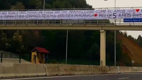 La romántica historia tras cartel en ruta a Florida