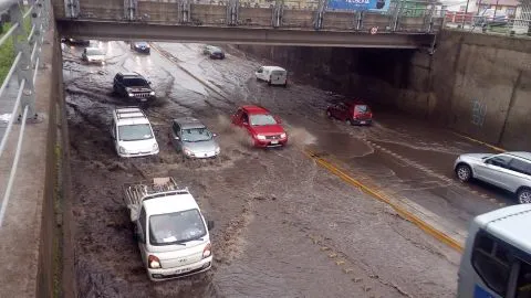 Inundaciones y deslizamiento de tierra dejan las precipitaciones