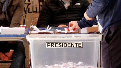 Sondeo INJUV arroja que alto porcentaje de jóvenes cree en cambios sociales a través del voto