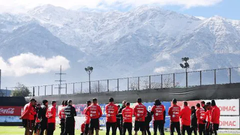 Chile sale a buscar un triunfo ante Paraguay con tridente ofensivo