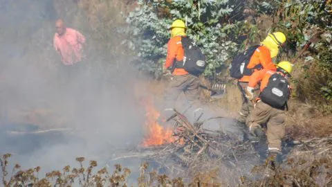 Vecinos de San Pedro de la Paz reciben capacitación para enfrentar incendios forestales